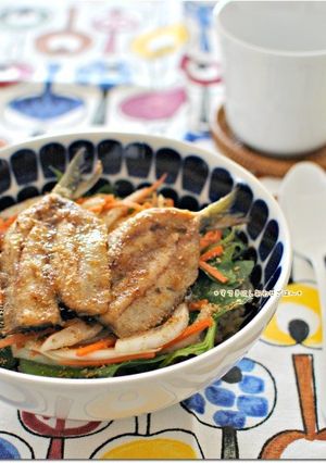 和風ドレdeカフェ飯風蒲焼きサラダ丼-レシピのメイン写真