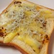マスタード好きのしらすチーズトースト