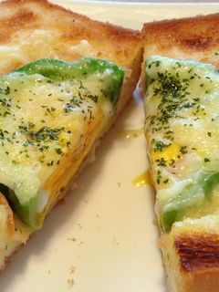 目玉焼きトーストで朝ごぱん-レシピのメイン写真