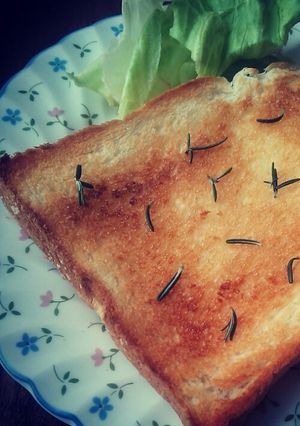シンプル＊ローズマリートースト＊-レシピのメイン写真