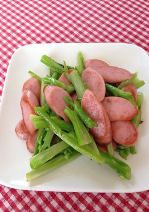 ブロッコリーの茎と魚肉ソーセージの炒め物-レシピのメイン写真