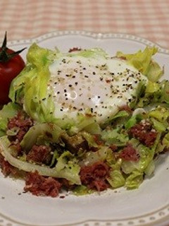 コンビーフと春キャベツの巣籠風目玉焼き-レシピのメイン写真