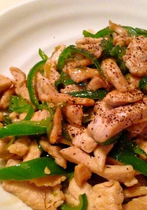 ピーマンと細切り鶏胸肉のオイマヨ炒め-レシピのメイン写真