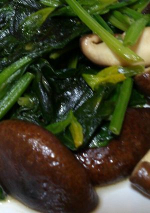 ほうれん草と椎茸のバター炒め-レシピのメイン写真