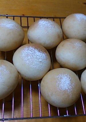 さくらんぼもも風味のふんわりまるパン-レシピのメイン写真