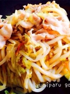 簡単ランチ☆ヘルシー&満腹焼きうどん-レシピのメイン写真