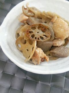 鶏とコンニャクと蓮根の煮物-レシピのメイン写真