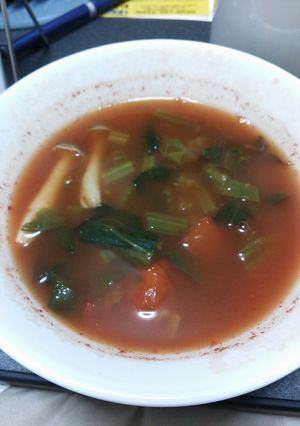 トマトジュースでほうれん草のトマトスープ-レシピのメイン写真