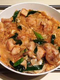 ねぎと玉ねぎたっぷり 焼き親子丼-レシピのメイン写真