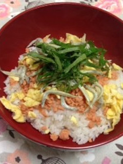 シャケフレークのおしゃれ丼-レシピのメイン写真
