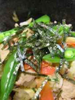 豚肉ゴボウえんどうの混ぜご飯-レシピのメイン写真