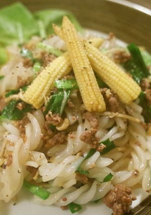 牛挽き肉と韮のアジア風米パスタ-レシピのメイン写真