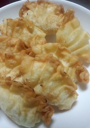 フライパンでチーズポテトin揚げギョーザ-レシピのメイン写真