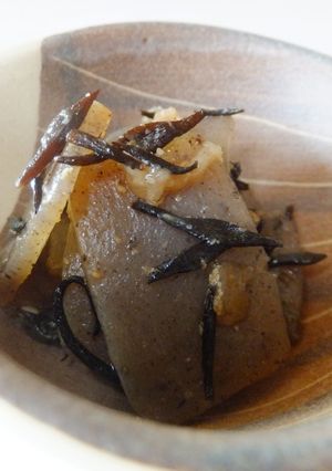 こんにゃくとひじき…梅風味…-レシピのメイン写真