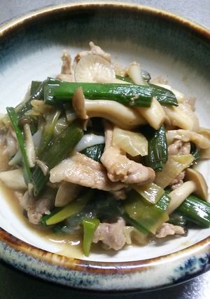 葉玉ネギと豚こまとしめじの梅肉酢炒め♪-レシピのメイン写真