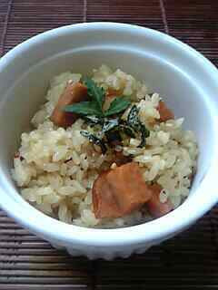 炊飯器にお任せの『中華風炊き込み御飯』-レシピのメイン写真