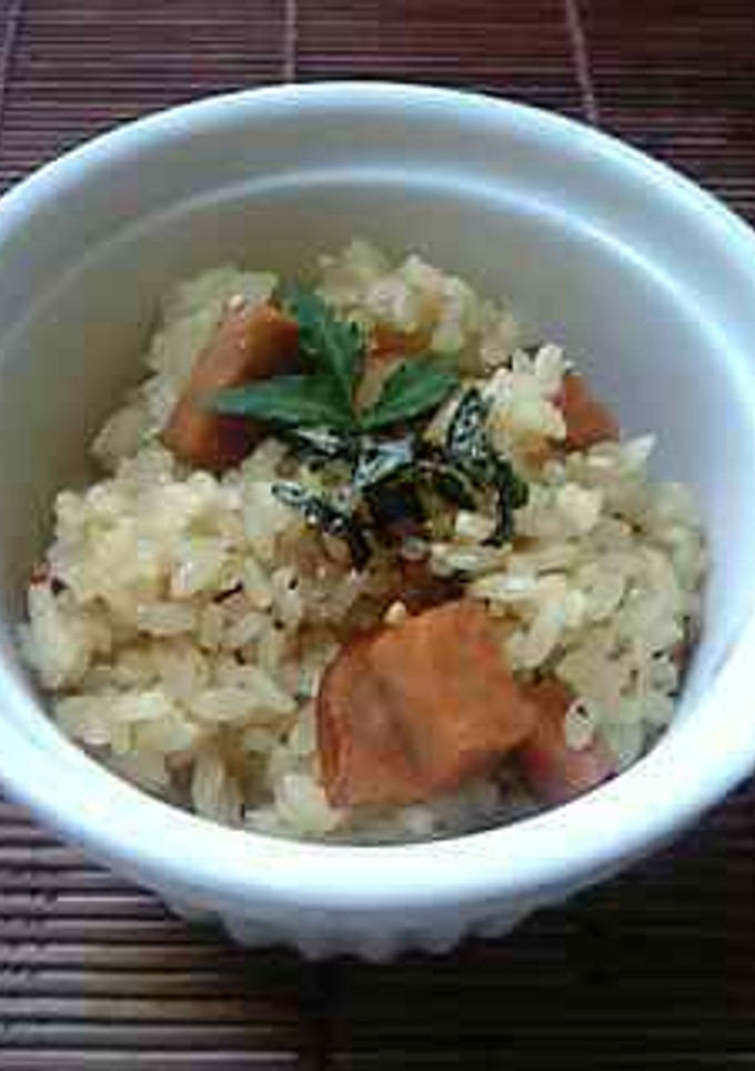 炊飯器にお任せの『中華風炊き込み御飯』-レシピのメイン写真