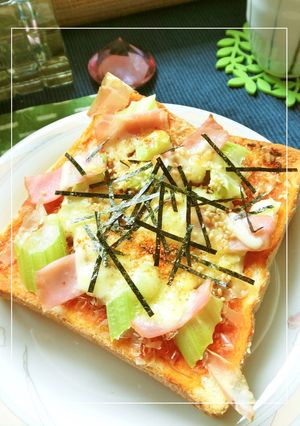 セロリ×ベーコンの和ピザトースト-レシピのメイン写真
