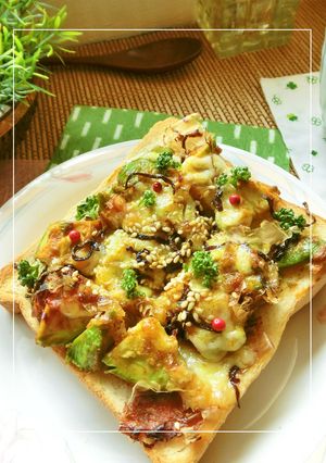 まな板不要✰アボカドの和カレートースト-レシピのメイン写真