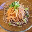 簡単冷やし蕎麦もやしキムチ乗せ