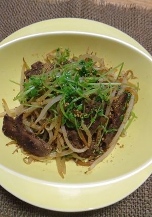 豚ハツと豆苗の金ごま炒め-レシピのメイン写真