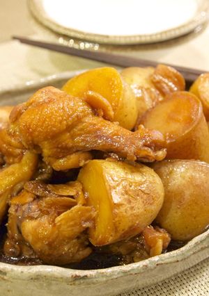 新じゃがと手羽元で♪こってり鶏じゃが-レシピのメイン写真