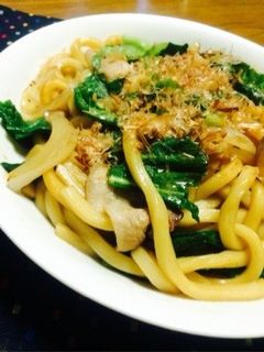 麺つゆでシャキシャキレタスの焼きうどん♪-レシピのメイン写真