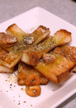 ワインに合う！食パンガーリックトースト-レシピのメイン写真