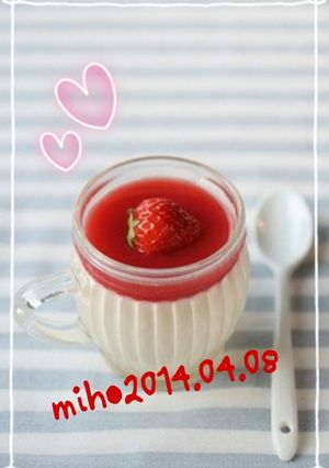 おしゃれにパンナコッタ ~苺ソース~-レシピのメイン写真