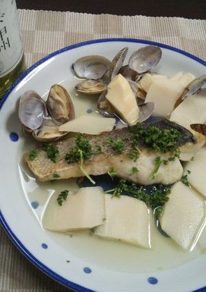 春・すずきのソテー浅蜊ブイヨン仕立て-レシピのメイン写真