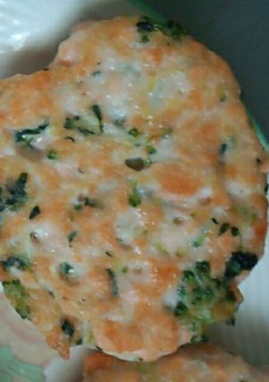 離乳食後期・サーモンバーグ-レシピのメイン写真