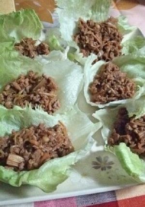 ｴﾉｷ肉味噌のﾚﾀｽ包み-レシピのメイン写真