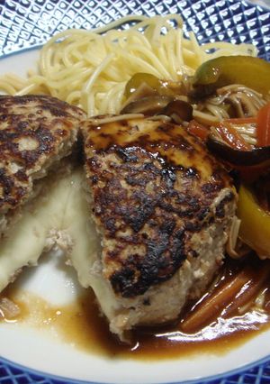 とろけるチーズin豆腐ハンバーグ♪-レシピのメイン写真