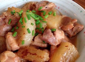 ヨシダソースで簡単♪鶏肉と大根の煮物-レシピのメイン写真
