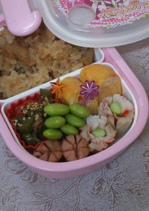 カニマカとちくわで簡単お花♪弁当すき間に-レシピのメイン写真