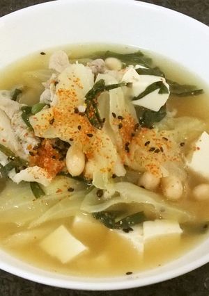 ニラとキャベツのピリ辛スープ-レシピのメイン写真