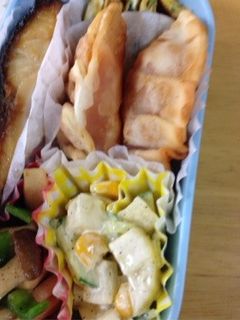 お弁当にエビチリ餃子-レシピのメイン写真