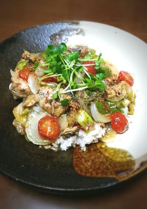 サバの水煮缶と新タマプチトマ丼♪-レシピのメイン写真