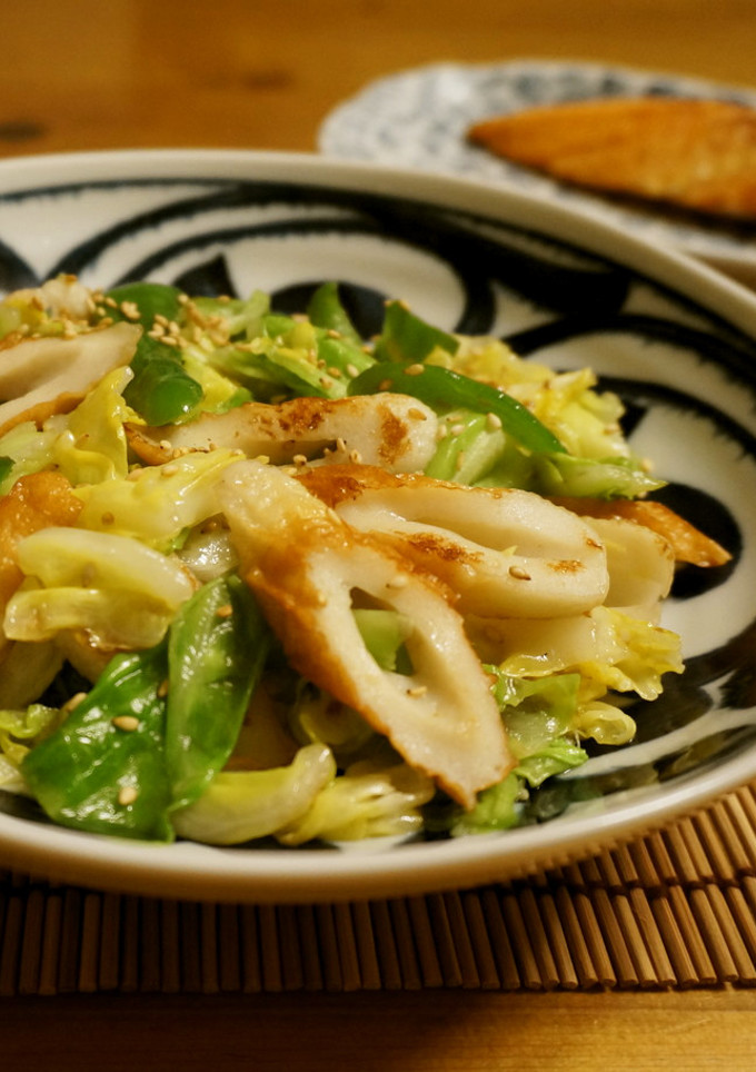 簡単☆春キャベツと竹輪の野菜炒め-レシピのメイン写真