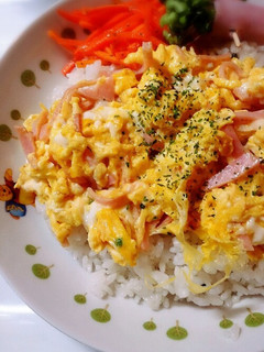 朝食に簡単!ハム卵丼♪-レシピのメイン写真