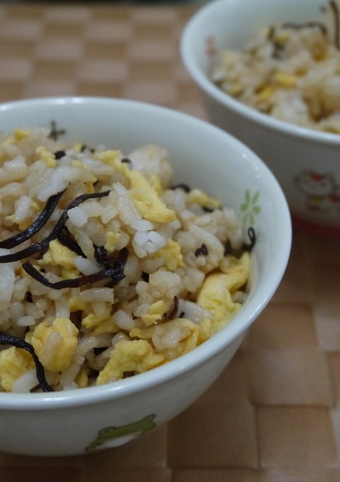 塩昆布と炒りたまごの炊き込みご飯風♪-レシピのメイン写真