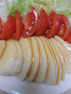 茹でたタケノコとトマトのサラダ-レシピのメイン写真