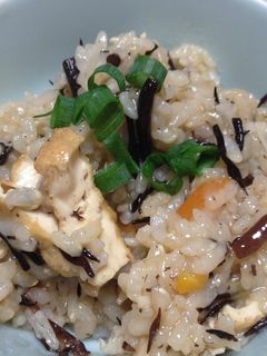 余ヒジキ煮で簡単玄米白米炊き込み御飯-レシピのメイン写真