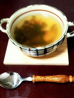 誰でも簡単わかめコンソメスープ-レシピのメイン写真