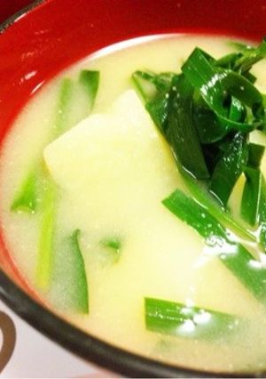 絶品✿新じゃがとニラのお味噌汁-レシピのメイン写真