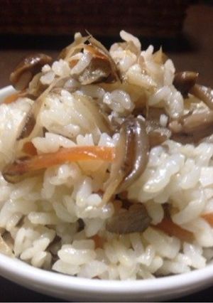 鶏だしでしめじの炊き込み御飯-レシピのメイン写真