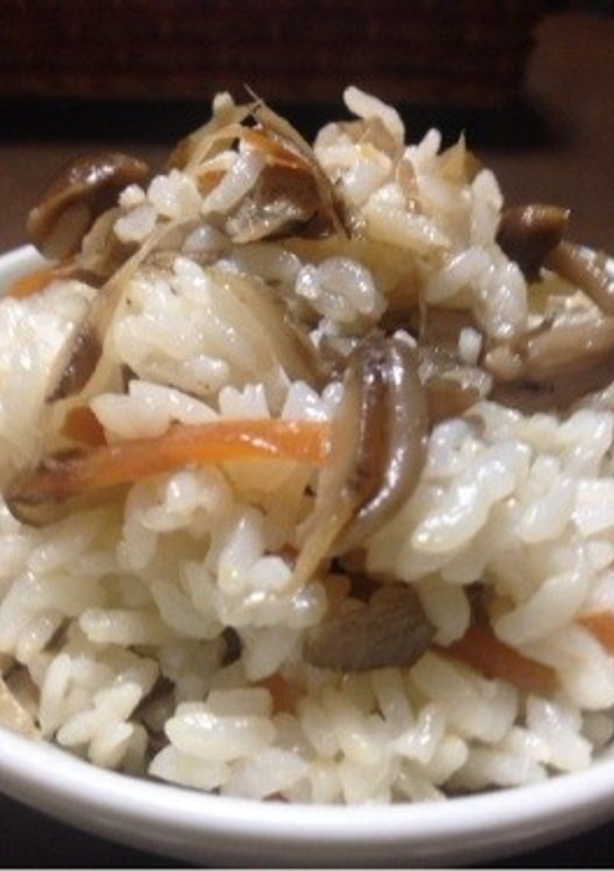 鶏だしでしめじの炊き込み御飯-レシピのメイン写真