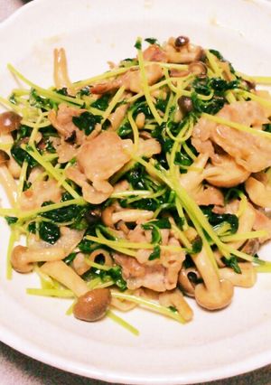 豆苗としめじと豚バラの炒めもの-レシピのメイン写真