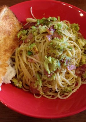 15分でできるアボカドパスタ-レシピのメイン写真