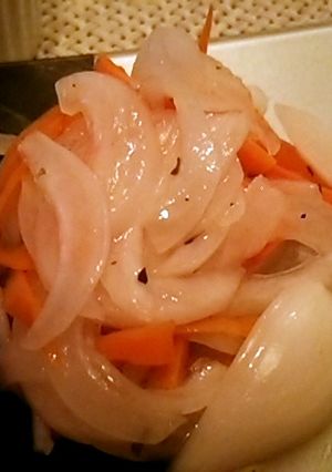 春野菜レシピ♪新玉ねぎと人参の簡単マリネ-レシピのメイン写真